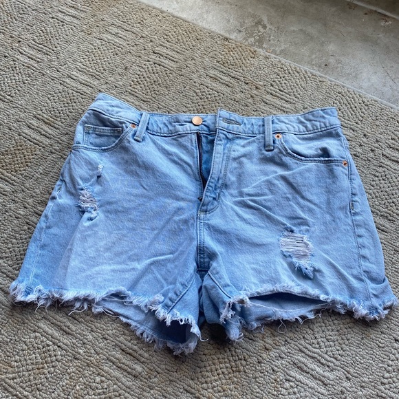 Universal Thread distressed jean shorts - Picture 1 of 3